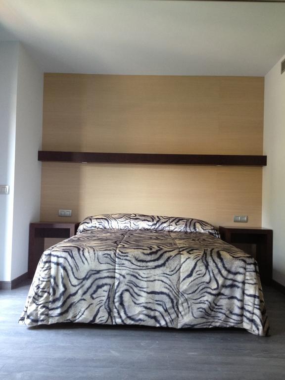 Hotel 9 Sant Antoni 리베스 데 프레세르 객실 사진