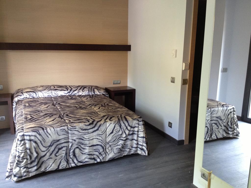 Hotel 9 Sant Antoni 리베스 데 프레세르 객실 사진